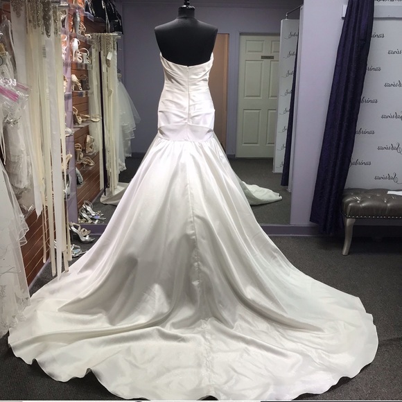 Lia Mia - Style J118 - Size 10 - Diamond/White - Picture 2 of 4